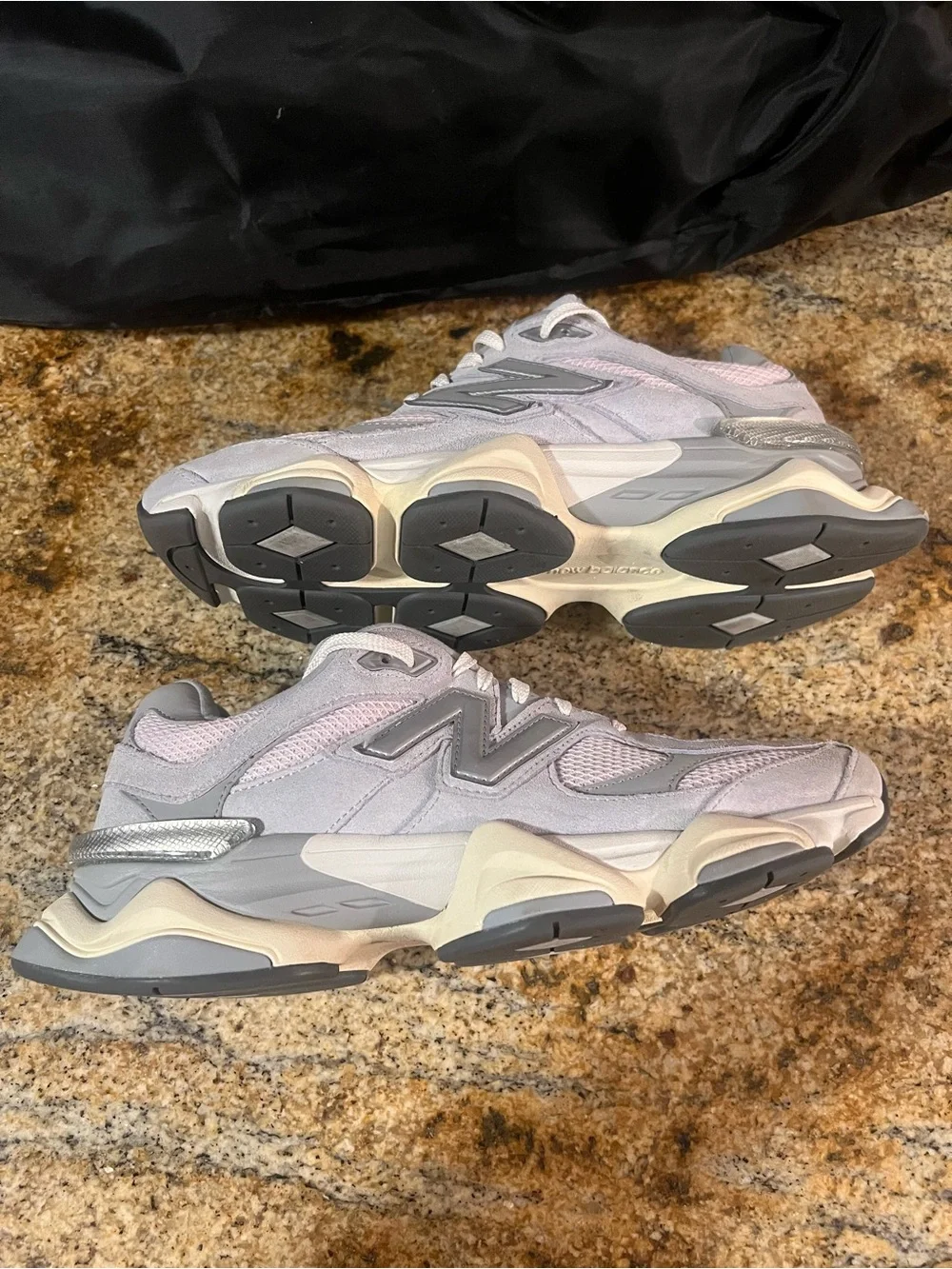 New Balance 9060 U9060SEB Gray Pink Cream Men’s Size 10 / Women’s 11.5